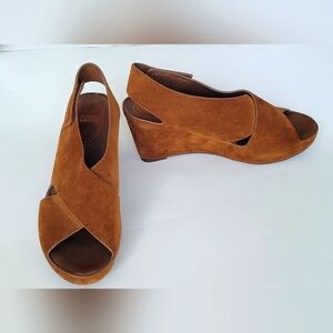 JOHNSTON & MURPHY - Slingback Brown Cross Band Suede Wedge Sandals 7